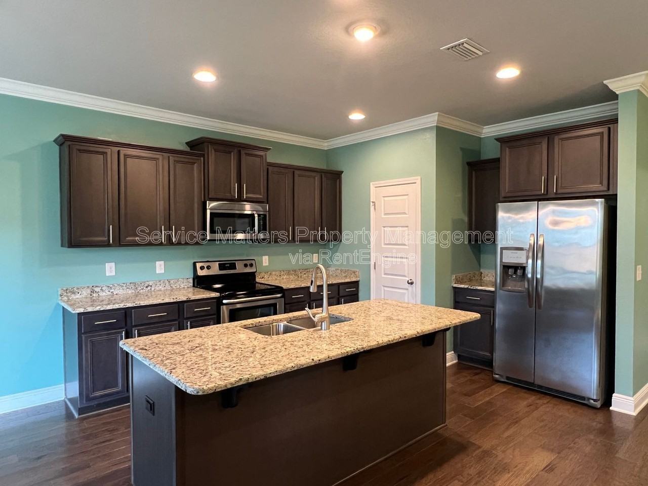 4533 Oak Orchard Cir - Photo 7 of 32