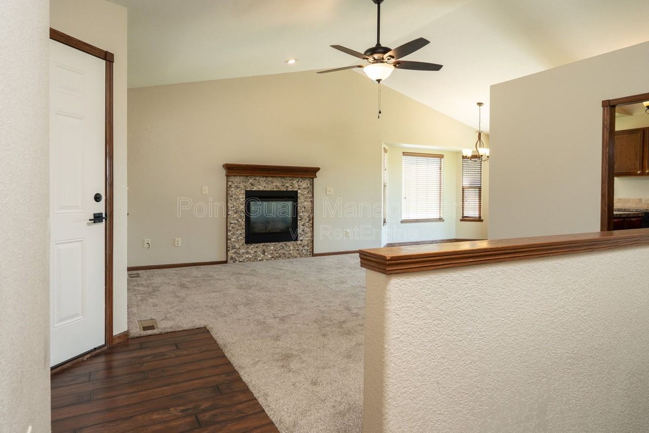 720 S Bristol Cir #720-10 - Photo 3 of 41