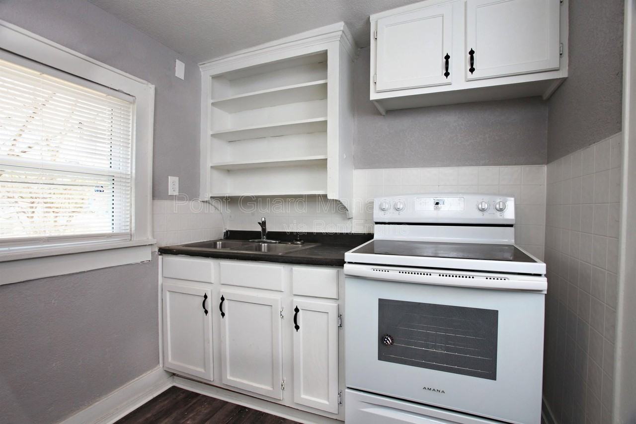 1225 S Pattie St #B - Photo 6 of 13