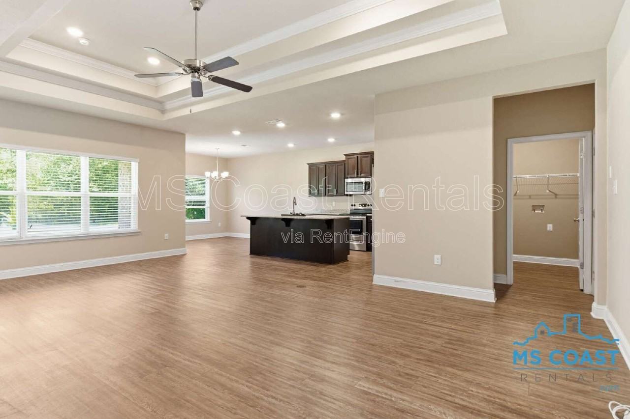 10536 Sweet Bay Dr - Photo 4 of 33