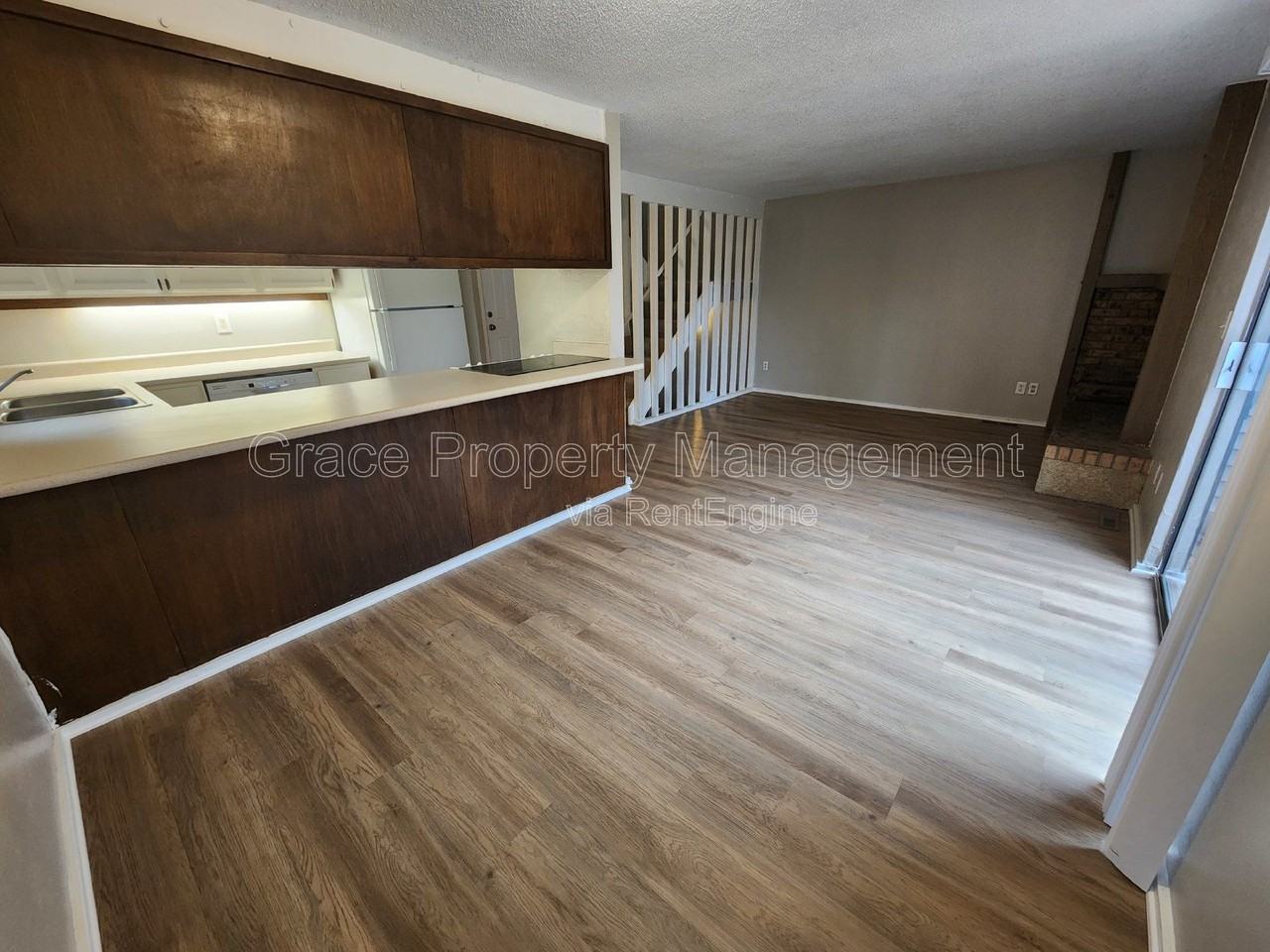 492 S Dover Ave - Photo 5 of 24
