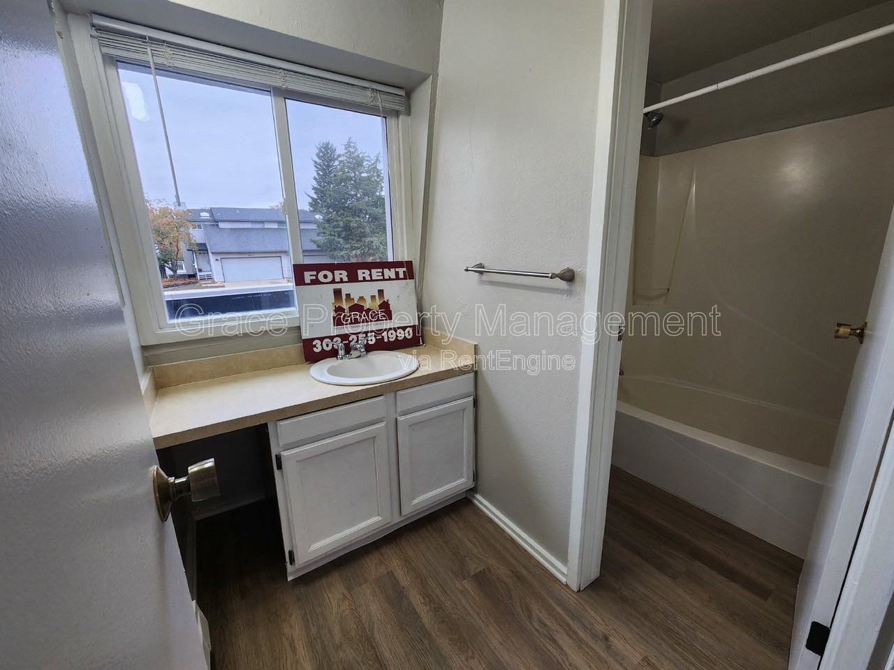 492 S Dover Ave - Photo 7 of 24