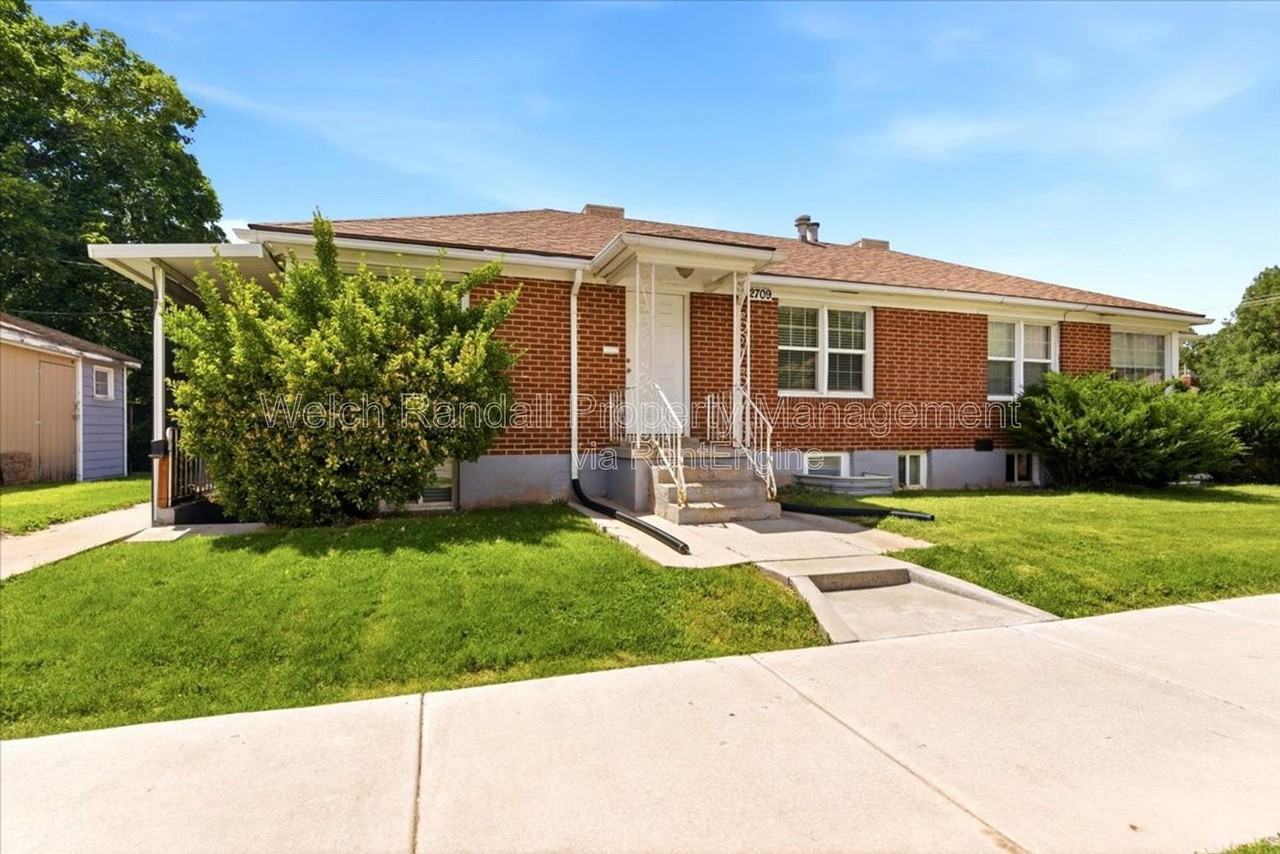 2709 Gramercy Ave #B - Photo 2 of 25