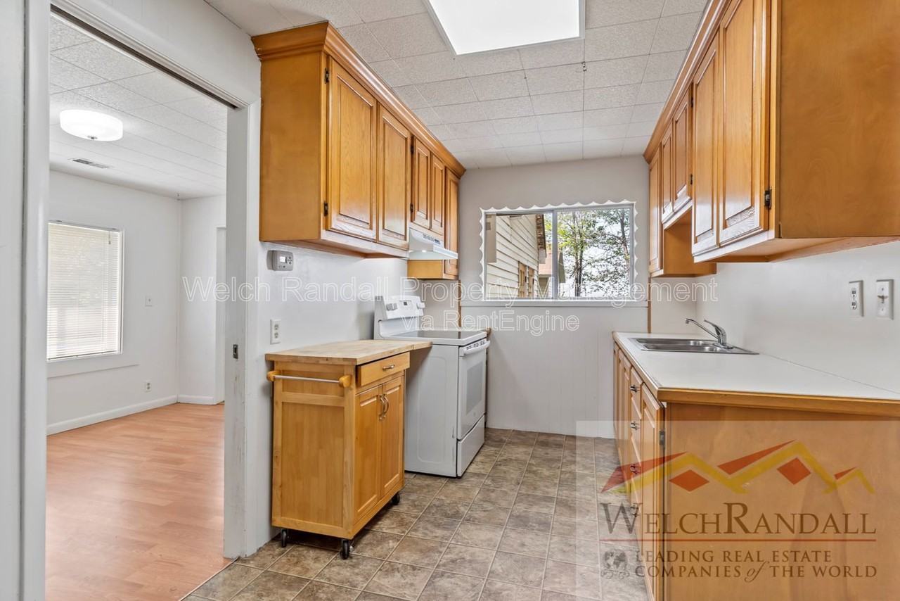 421 E 2625 N - Photo 6 of 17