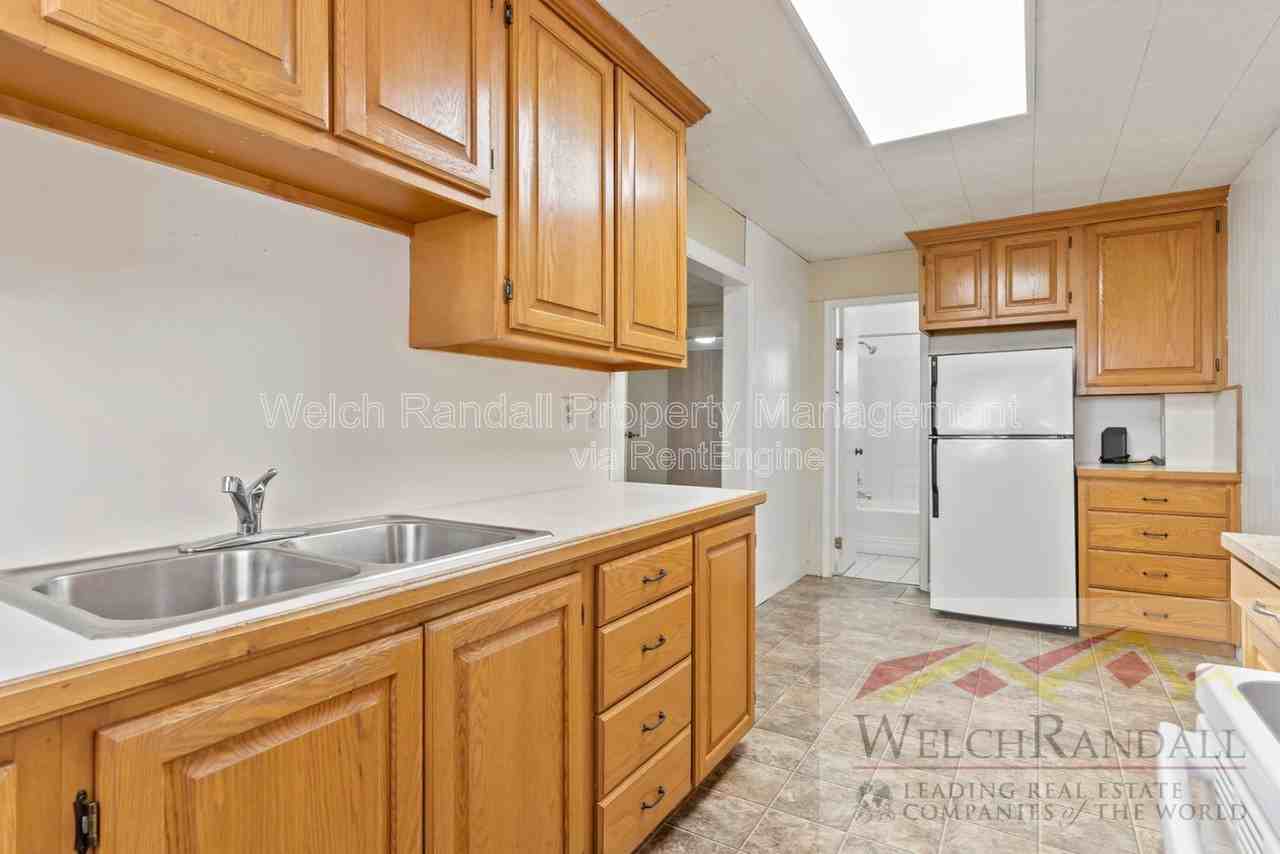 421 E 2625 N - Photo 7 of 17
