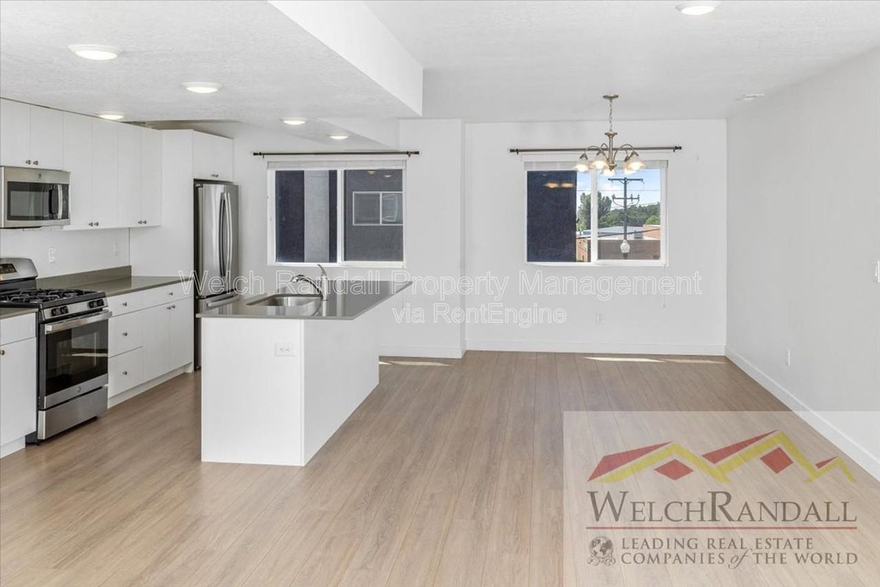 82 E Weekes Way - Photo 5 of 33
