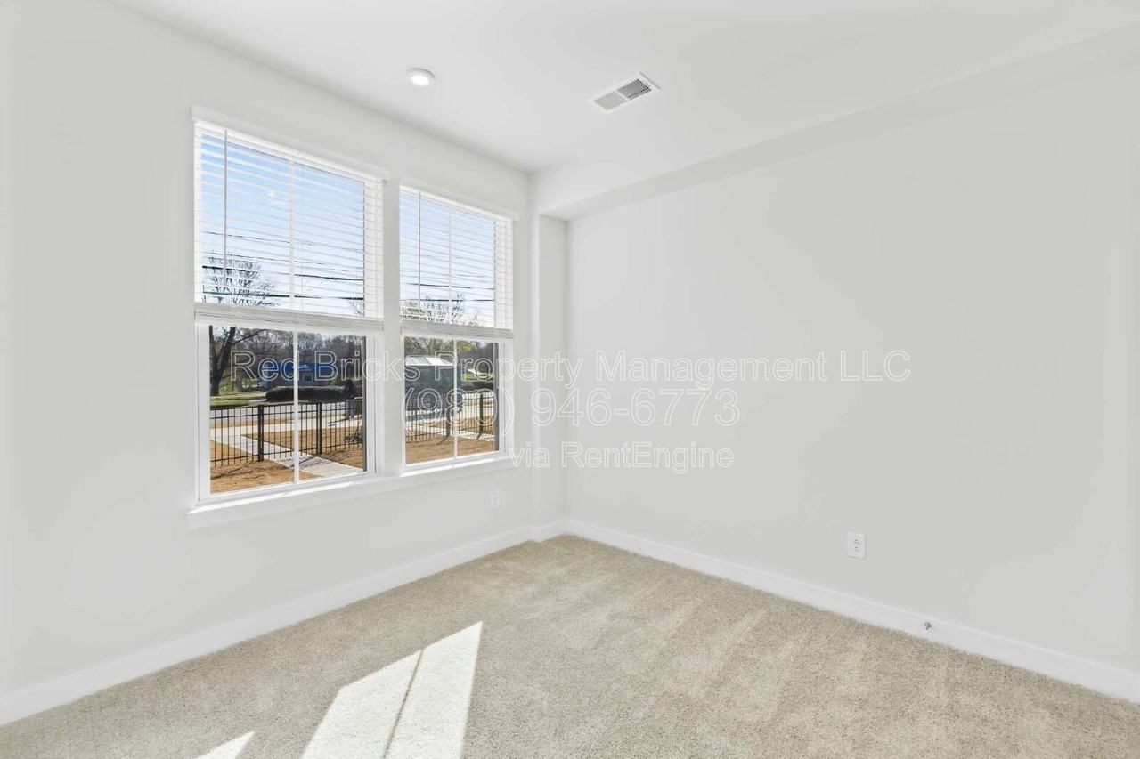 2833 Statesville Ave - Photo 4 of 24