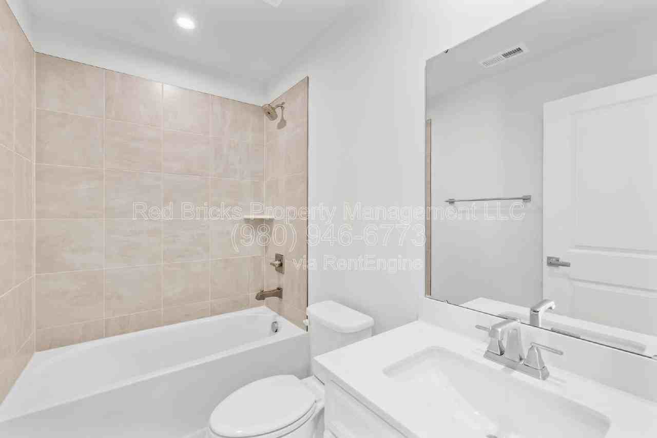 2833 Statesville Ave - Photo 6 of 24