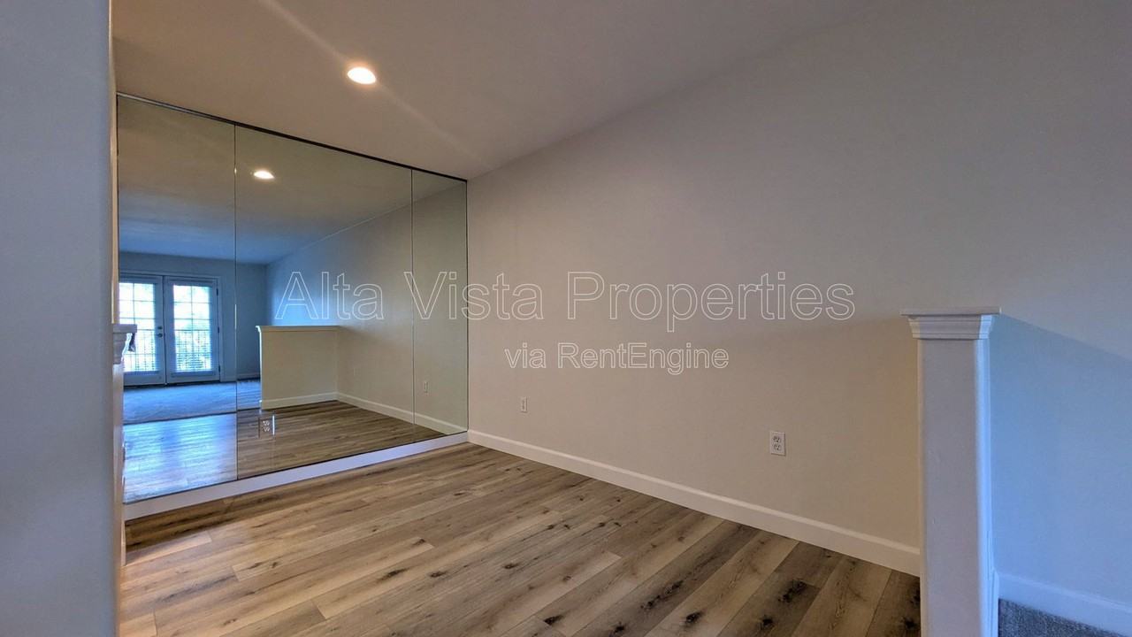 4570 54th St #204 - Photo 5 of 16