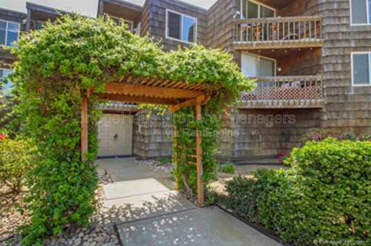 5155 W Point Loma Blvd #11 - Photo 2 of 11