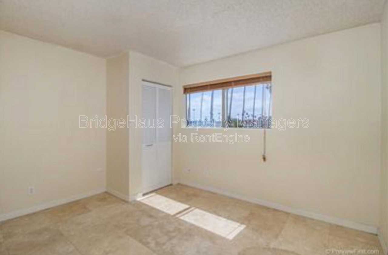 5155 W Point Loma Blvd #11 - Photo 5 of 11