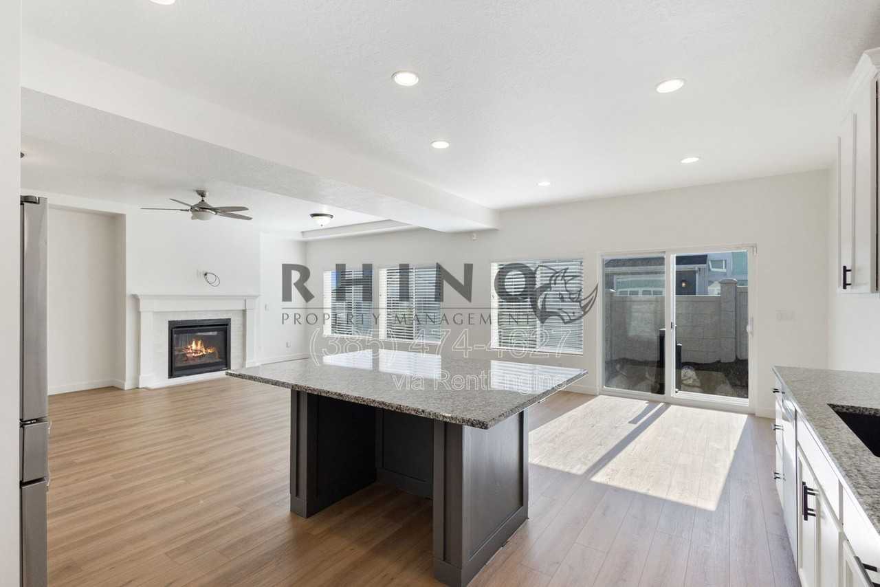 14291 S Ashvale Dr - Photo 6 of 31