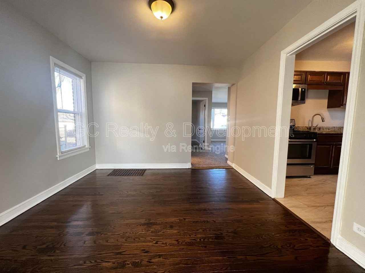 9121 S Utica Ave - Photo 4 of 25