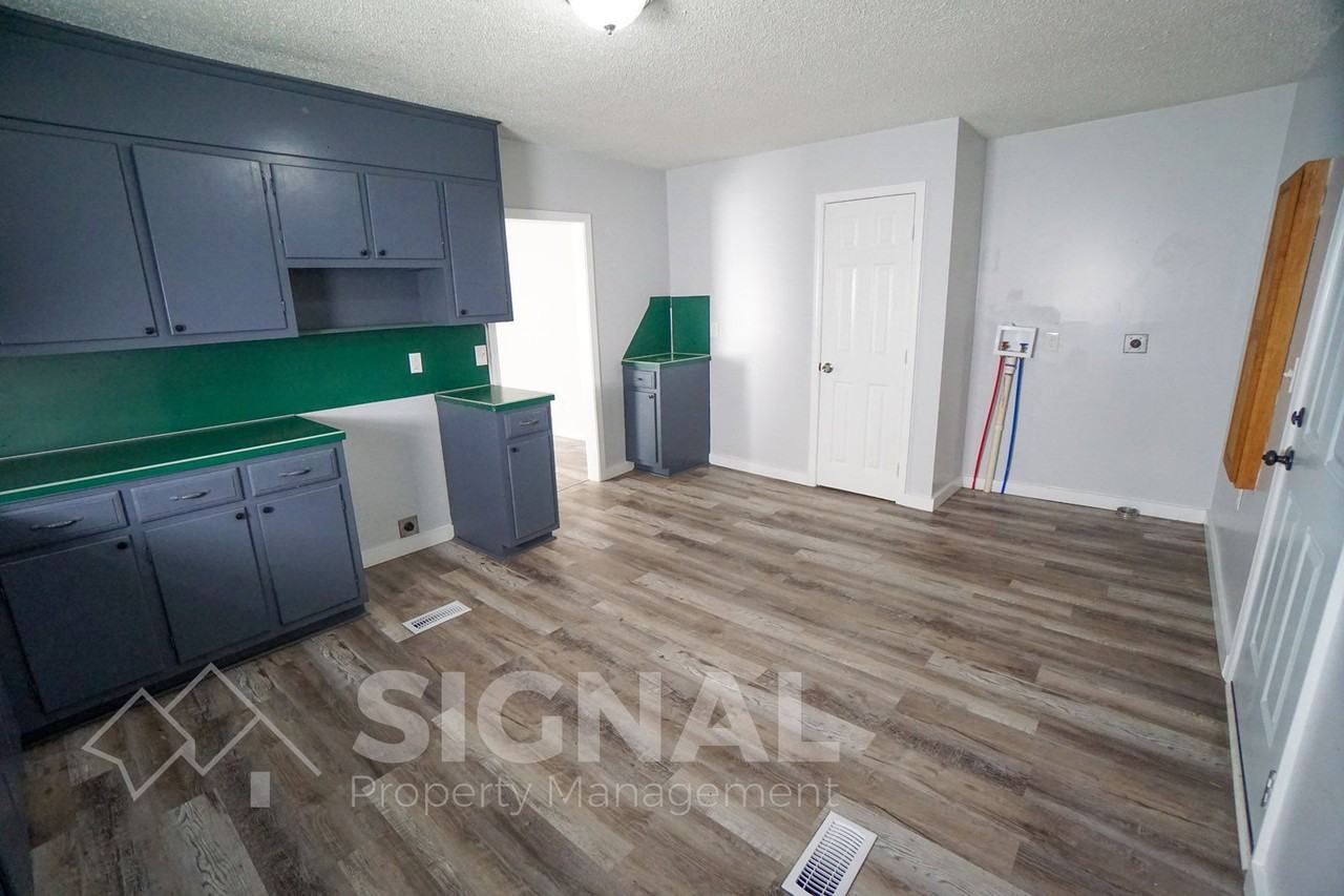 905 26th Ave N - Photo 5 of 13