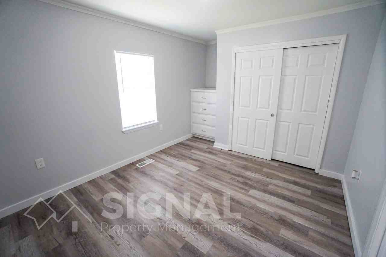 905 26th Ave N - Photo 7 of 13