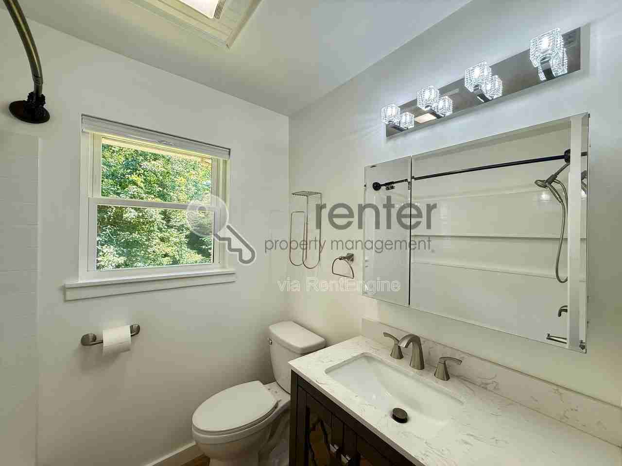 1004 Summer St #AA - Photo 7 of 10