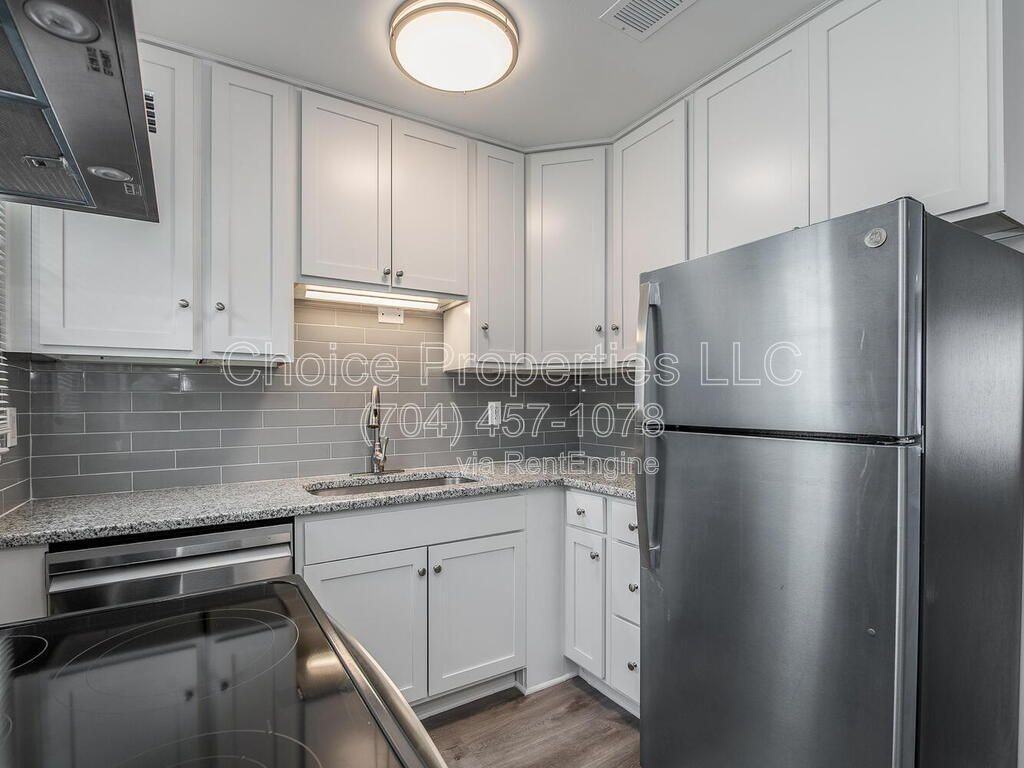5810 Cedars East Ct #1 - Photo 7 of 11
