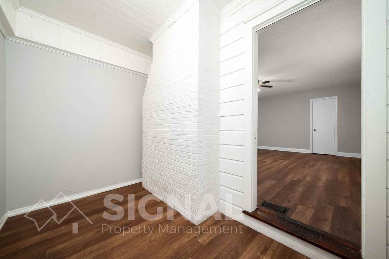 4221 50th Ave N - Photo 7 of 30