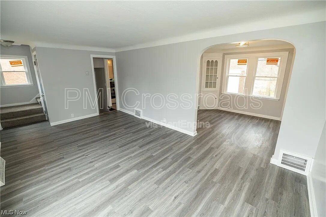 5194 Homewood Ave - Photo 4 of 16