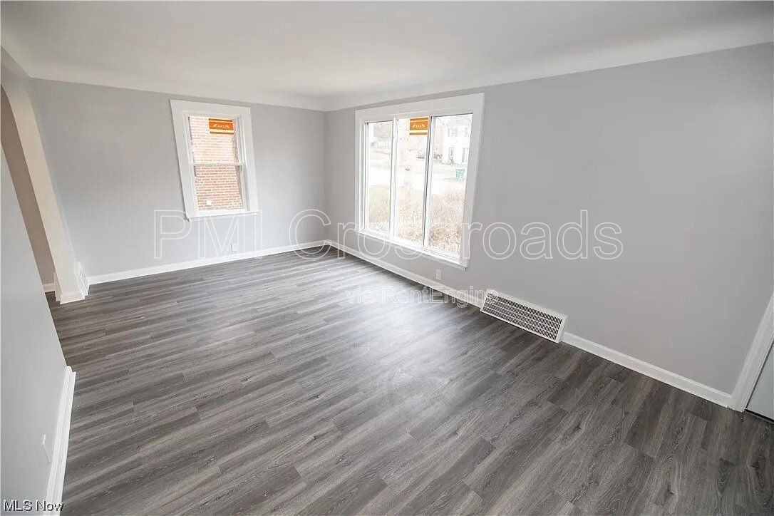5194 Homewood Ave - Photo 6 of 16