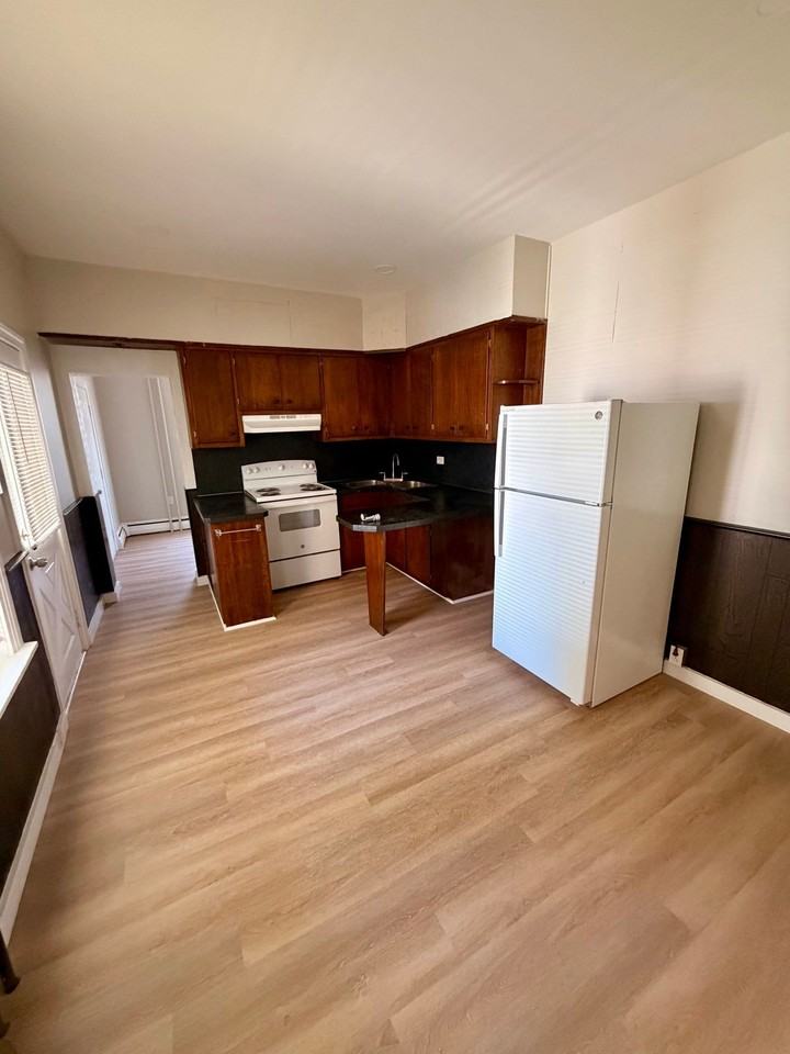 21 Walnut St - Photo 3 of 12
