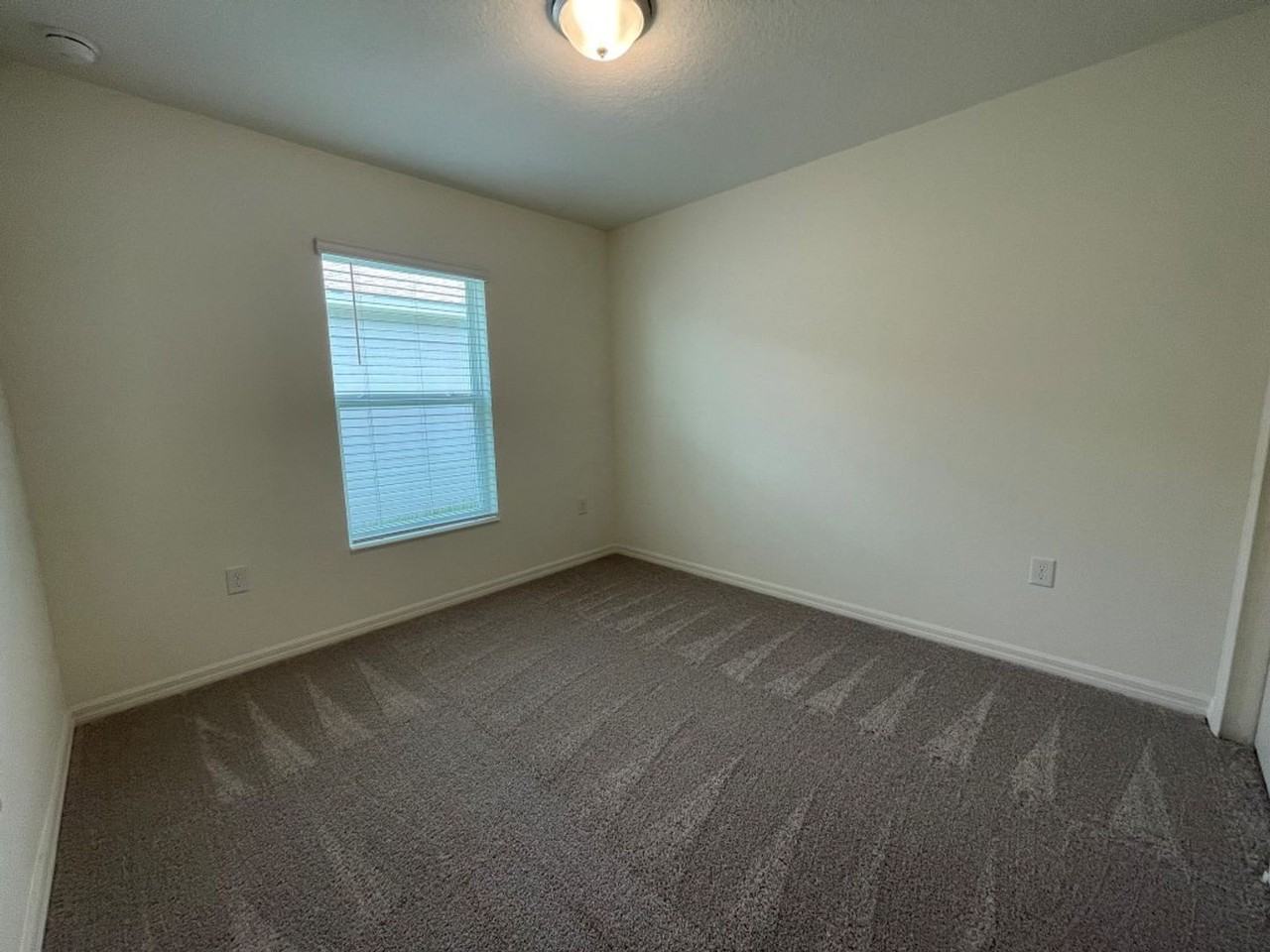 1529 Venice Ln - Photo 5 of 16