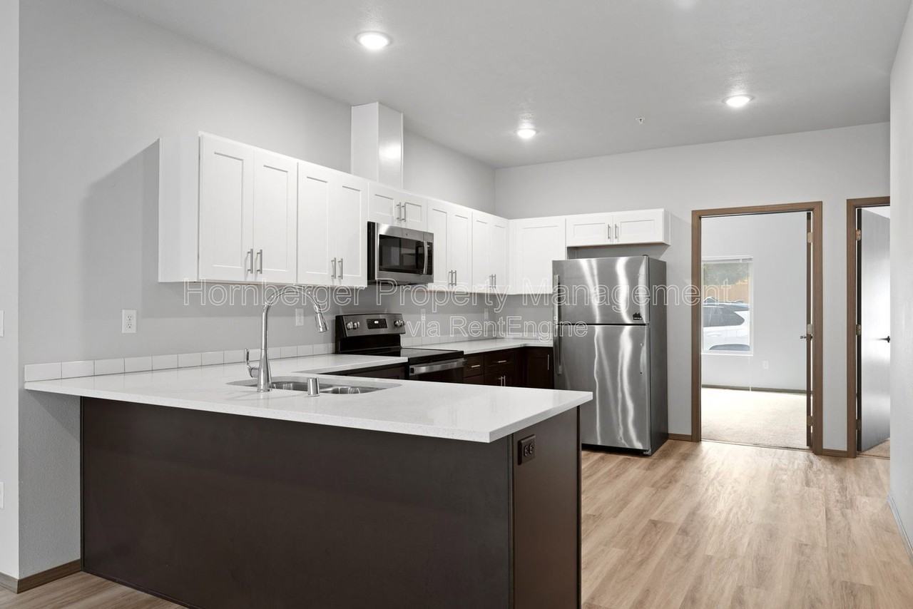 356 E 7th Ave #102 - Photo 5 of 15