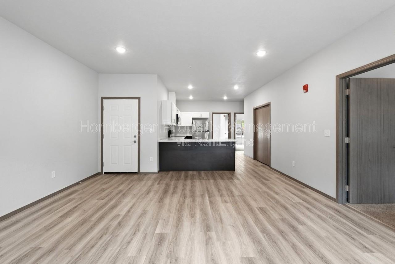 356 E 7th Ave #102 - Photo 6 of 15