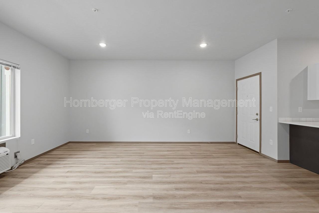 356 E 7th Ave #102 - Photo 7 of 14