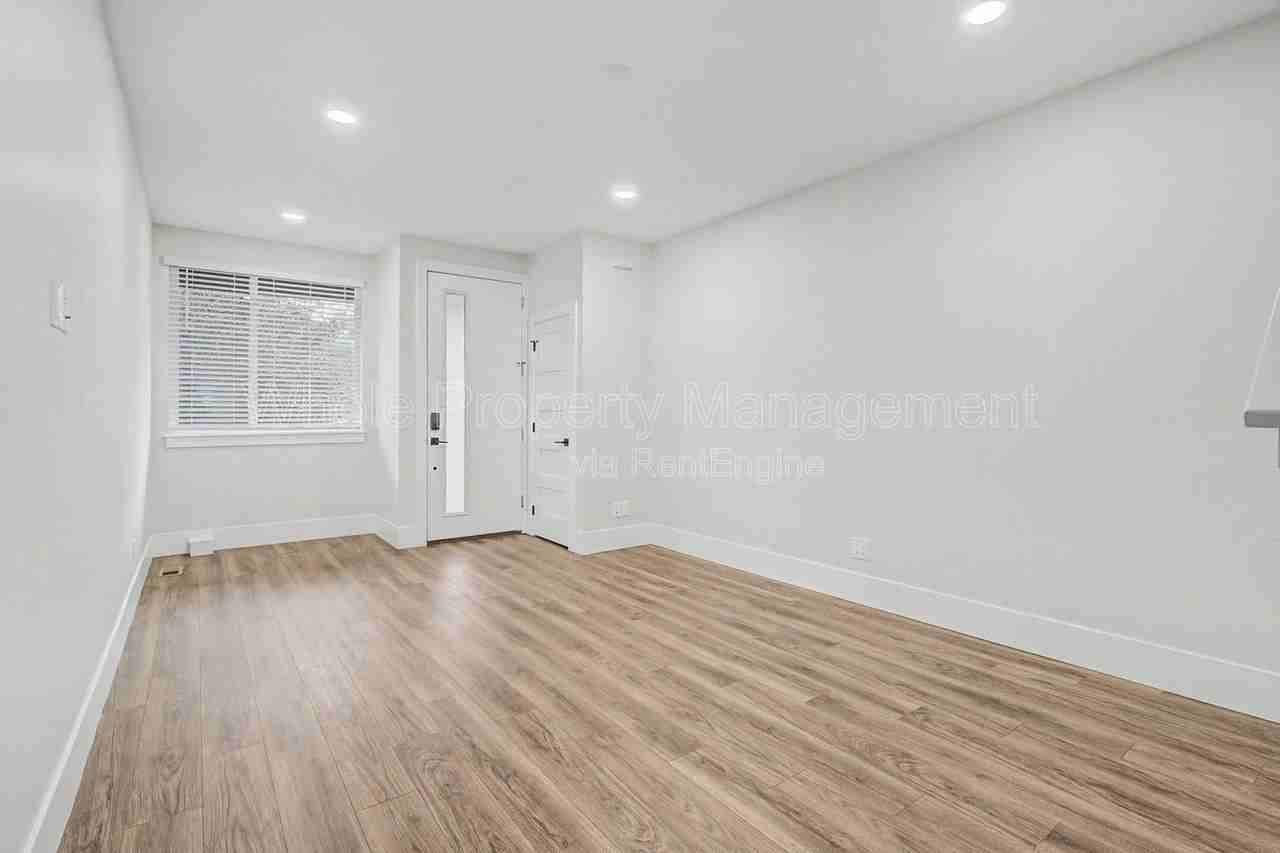 1892 S Williams St - Photo 4 of 24