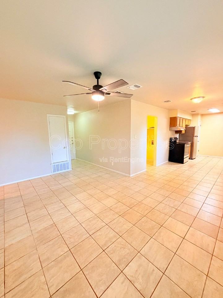 9319 Cliff Point Dr - Photo 6 of 21