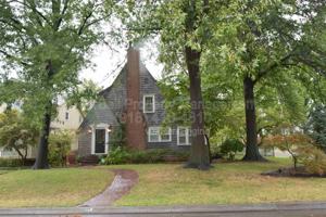 featured image of 255 E 27th Pl
