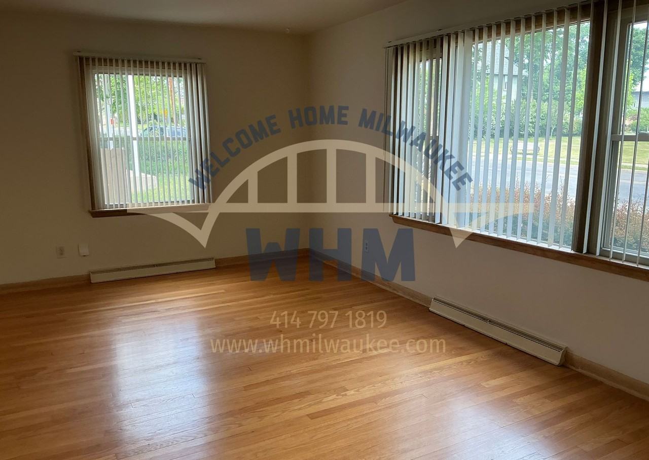 7313 Harwood Ave - Photo 3 of 18
