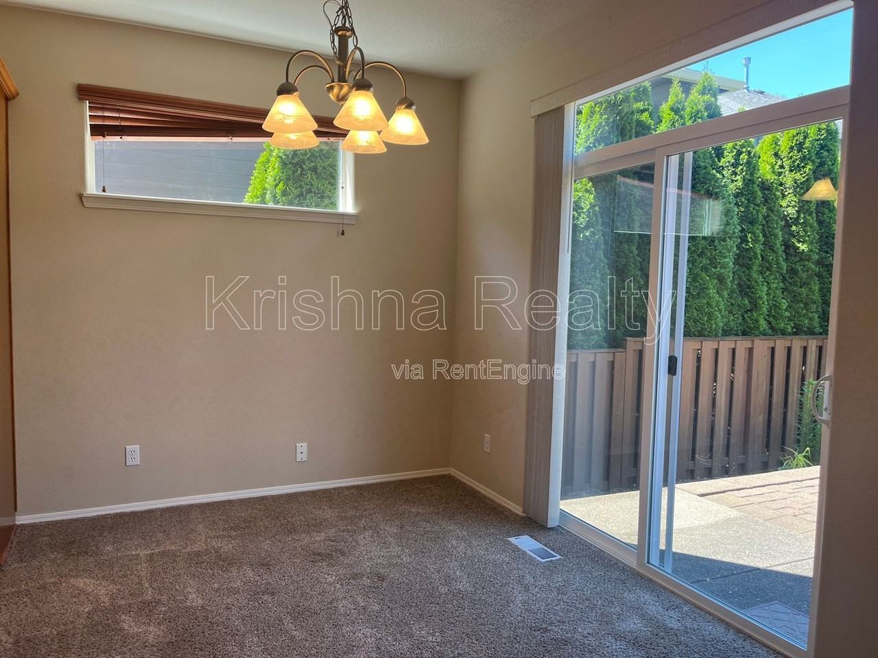 473 Ne 61st Pl - Photo 6 of 17