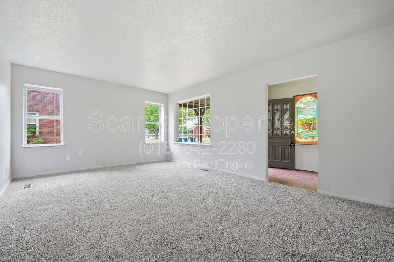 1109 S Ellison Ave - Photo 3 of 17