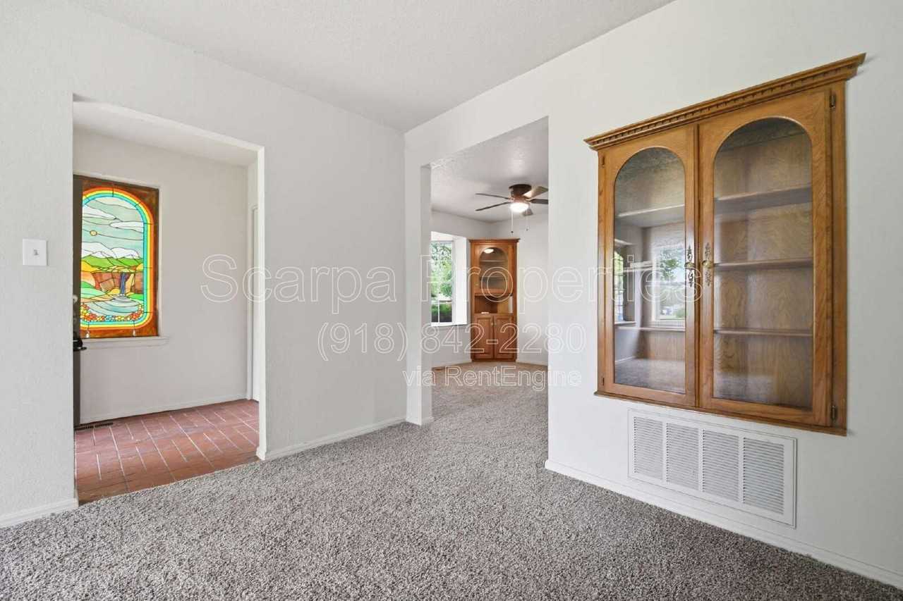 1109 S Ellison Ave - Photo 5 of 17