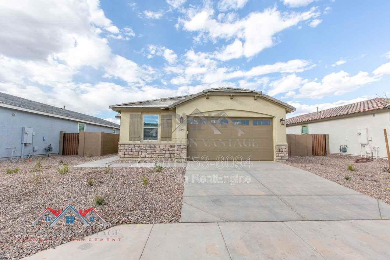 2304 E Kelly Dr - Photo 2 of 50