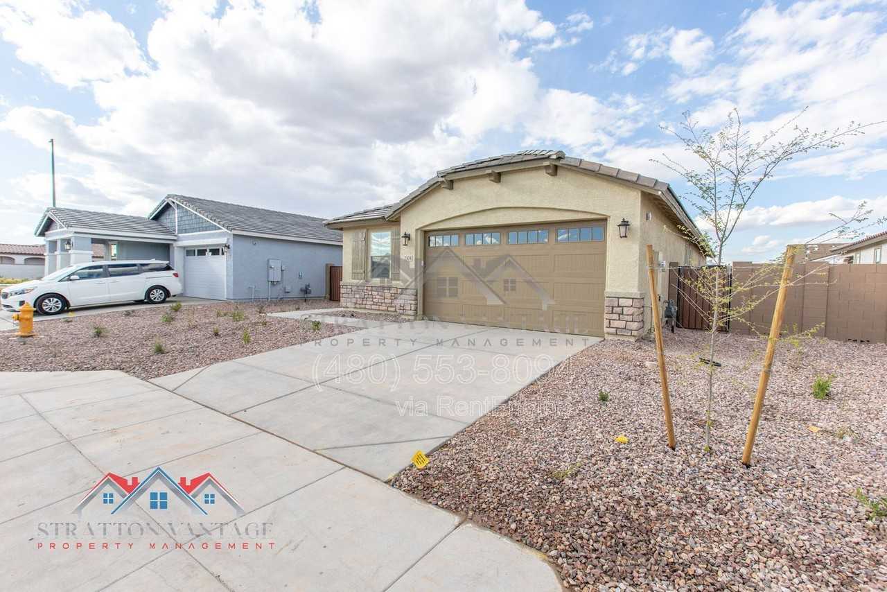 2304 E Kelly Dr - Photo 3 of 50