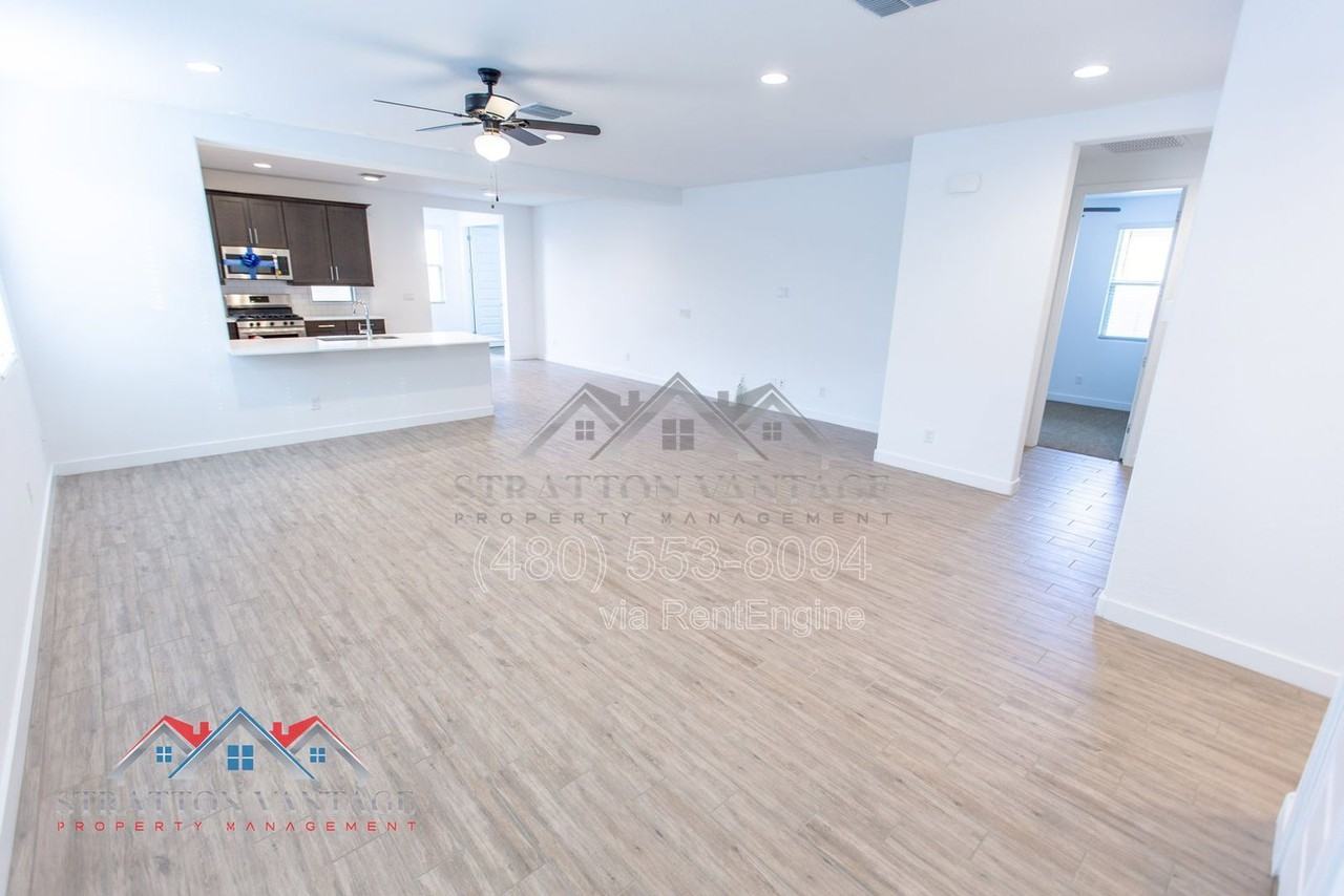 2304 E Kelly Dr - Photo 7 of 50