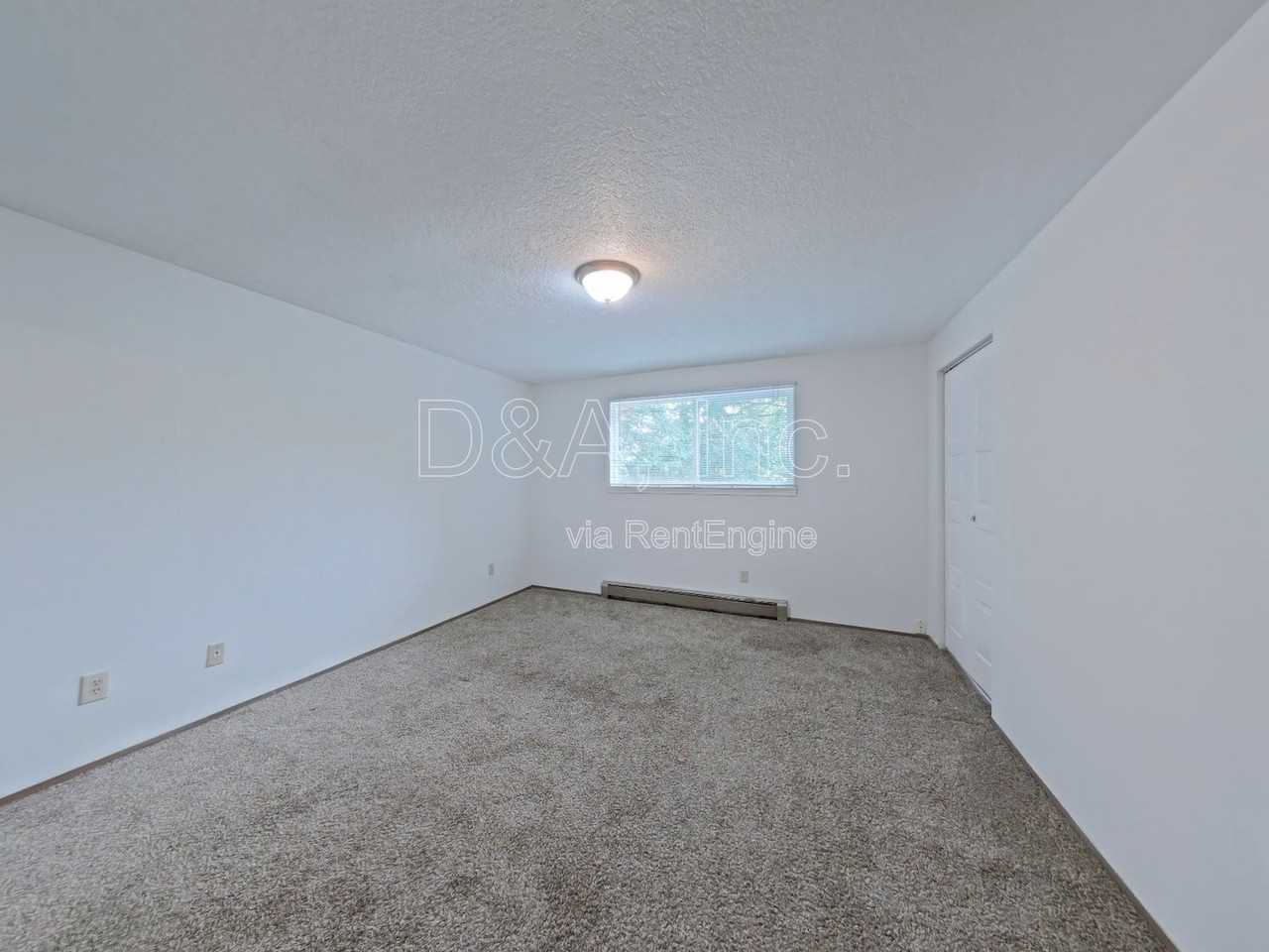1692 Del Rio Ave Se - Photo 6 of 15