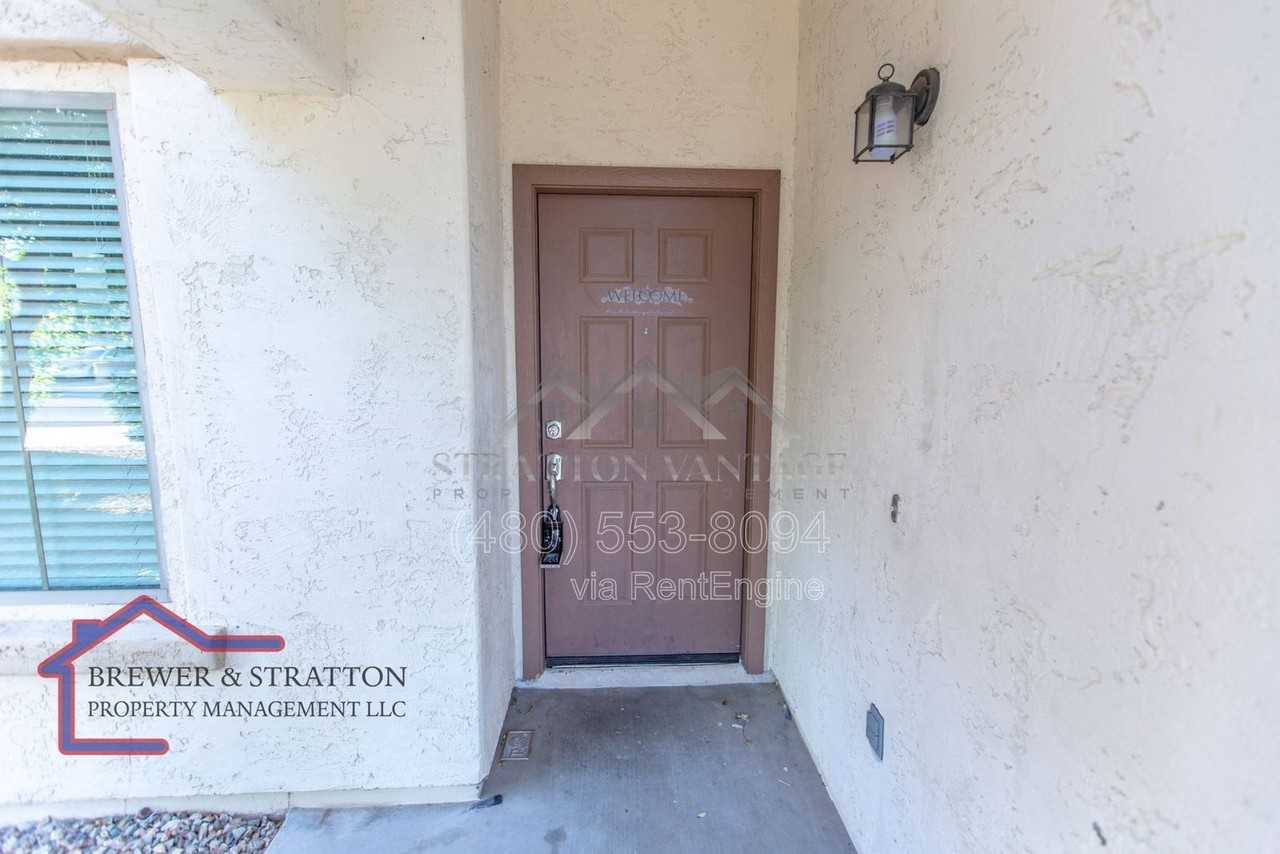 5816 W Gwen St - Photo 5 of 47