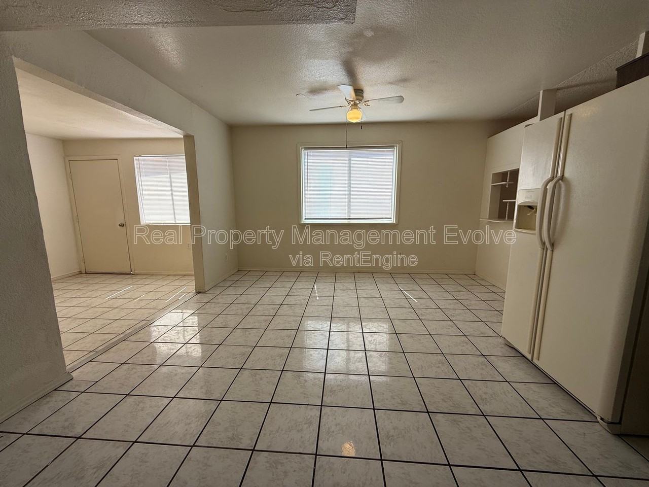 13829 N 48th Ave - Photo 7 of 27