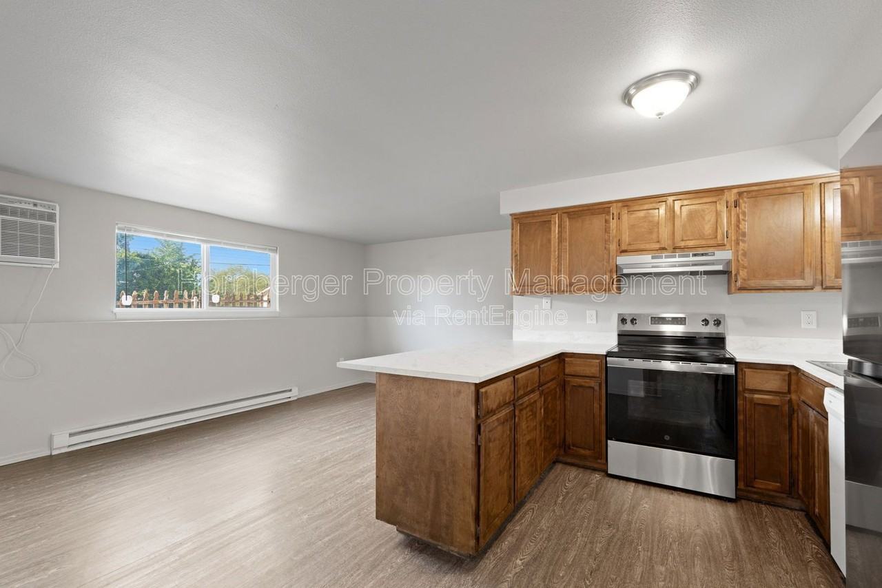 3203 N Smith St #6 - Photo 2 of 16