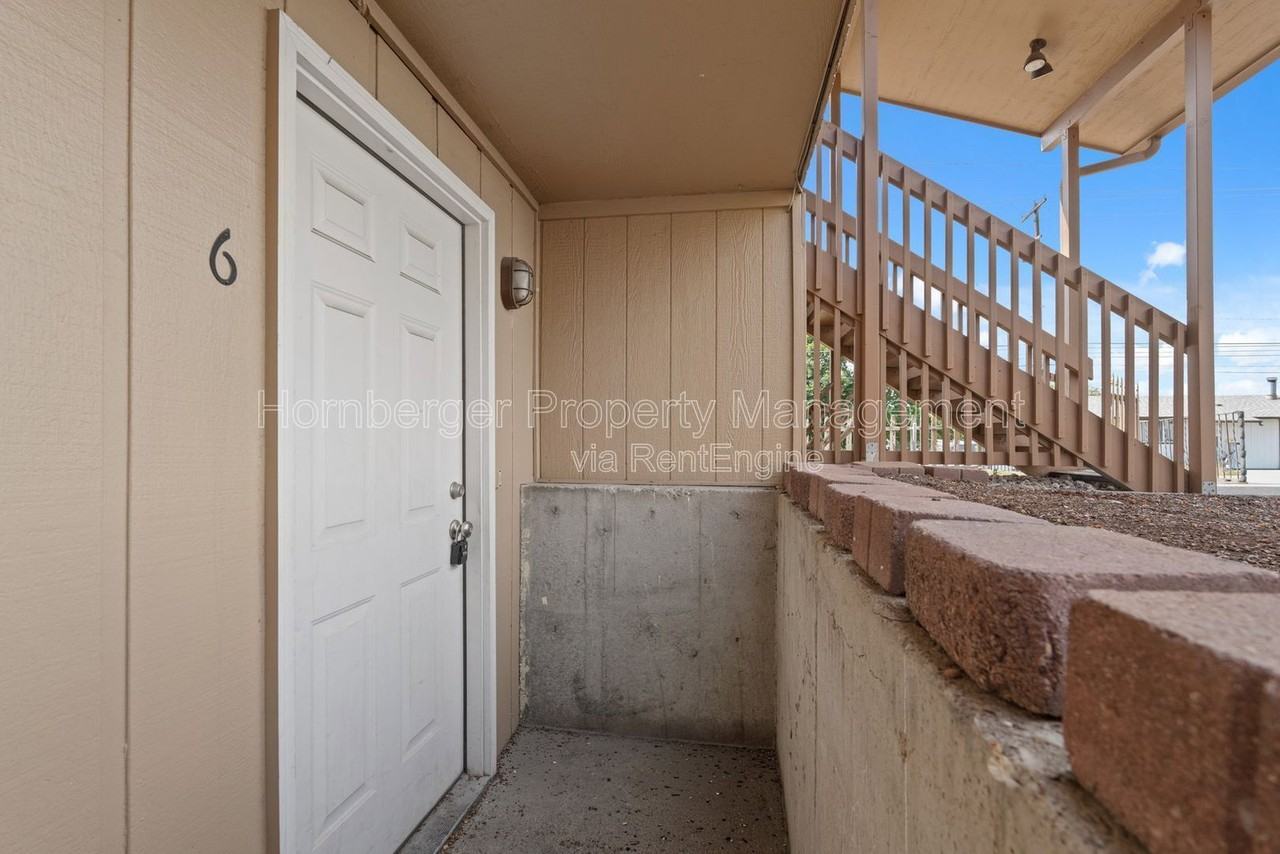 3203 N Smith St #6 - Photo 5 of 16
