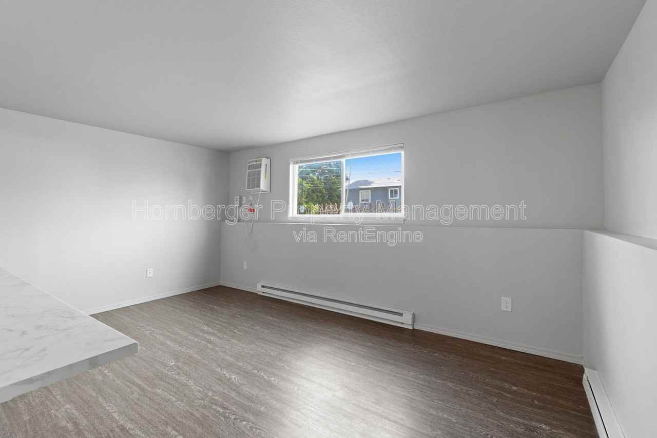 3203 N Smith St #6 - Photo 6 of 16