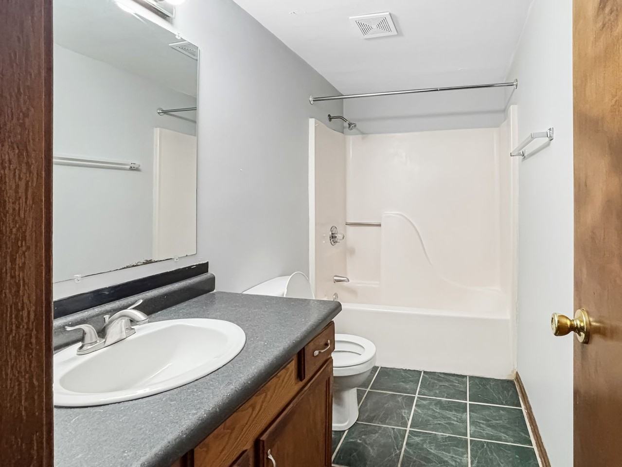 4613 Stauffer Ave Se - Photo 7 of 9