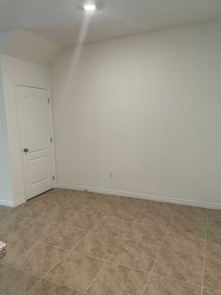 1249 Yellow Finch Dr - Photo 7 of 40