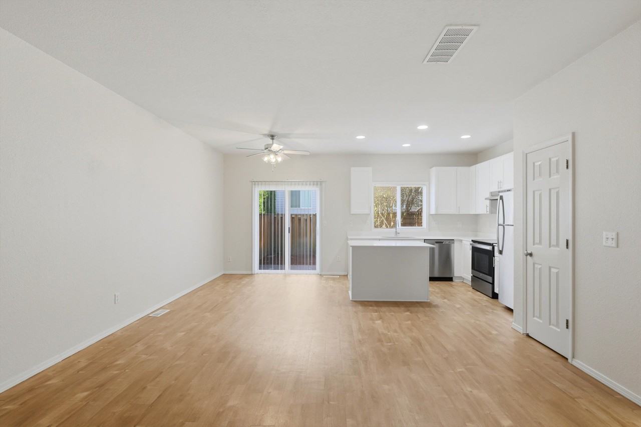Bryant Street Townhomes - Photo 6 of 27