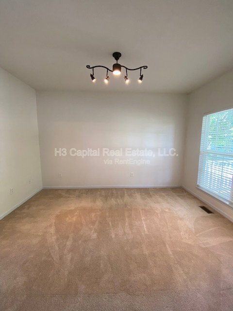 2209 Tigers Way - Photo 5 of 42