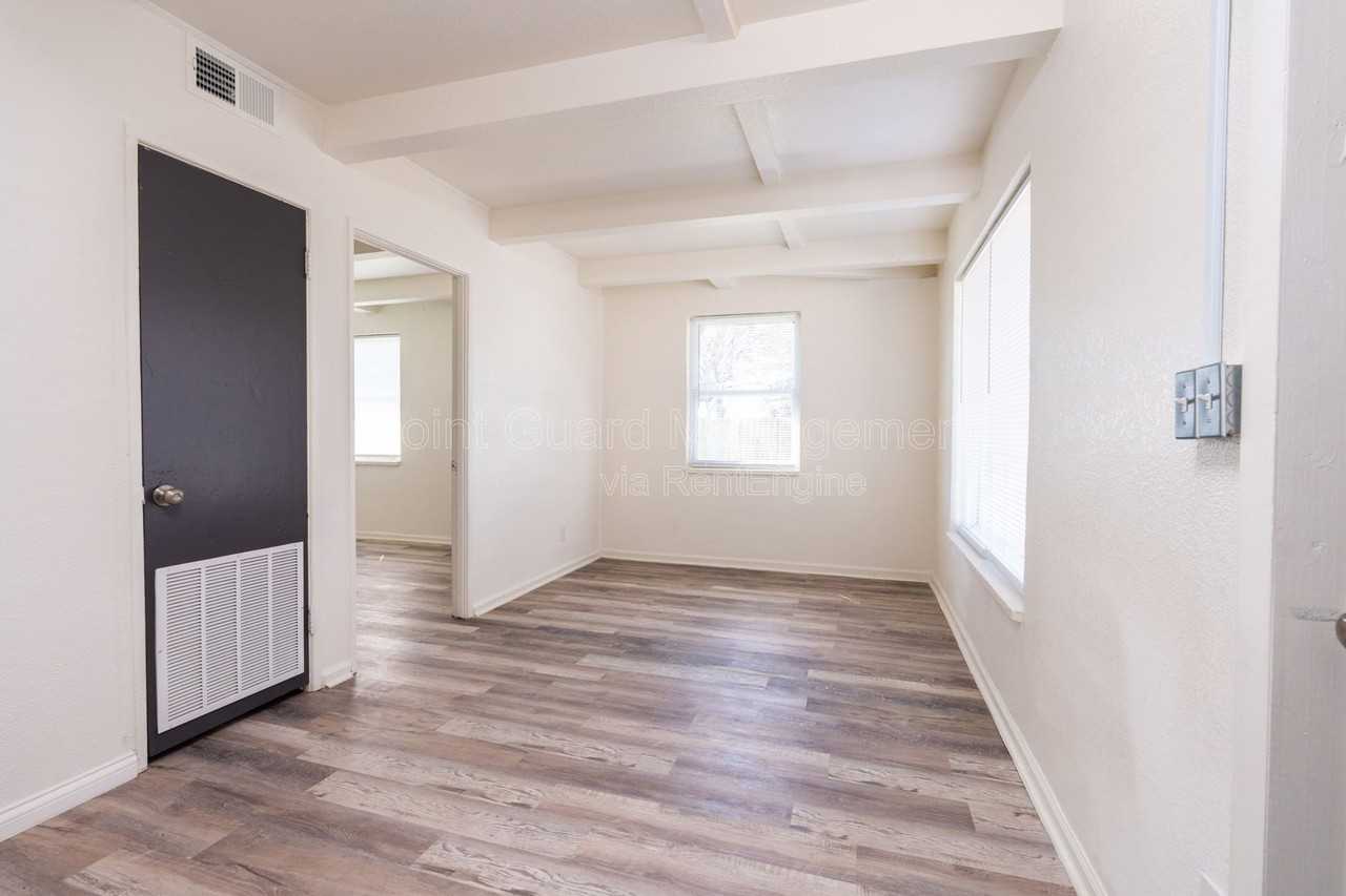 1335 W Dora Ave #1335 - Photo 2 of 30